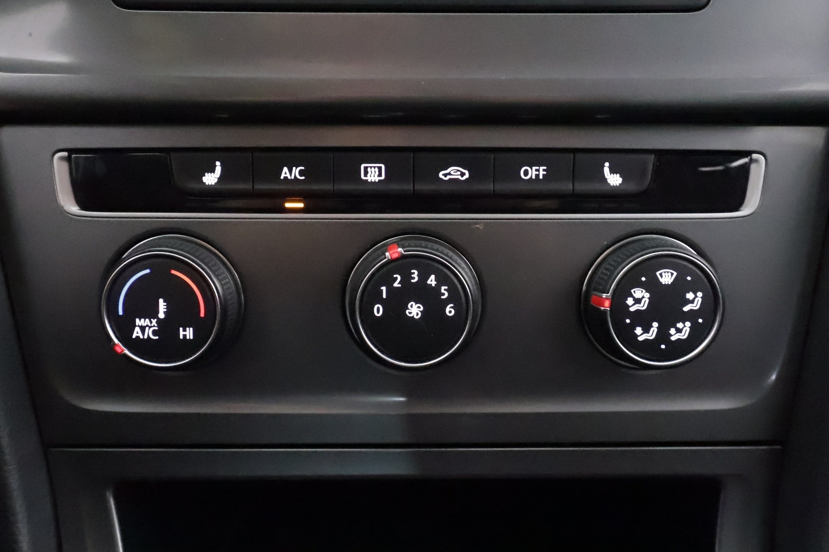 VOLKSWAGEN Golf 2016