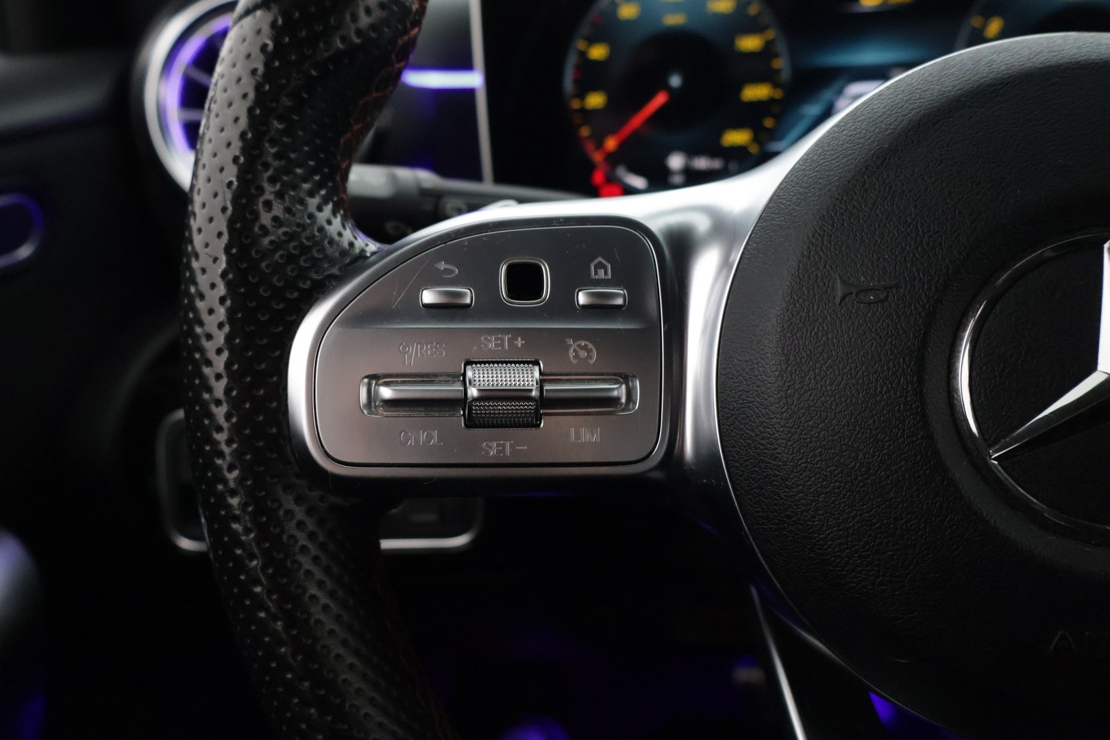 MERCEDES-BENZ A 2019