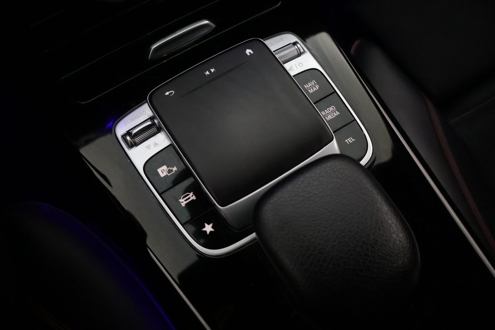 MERCEDES-BENZ A 2019