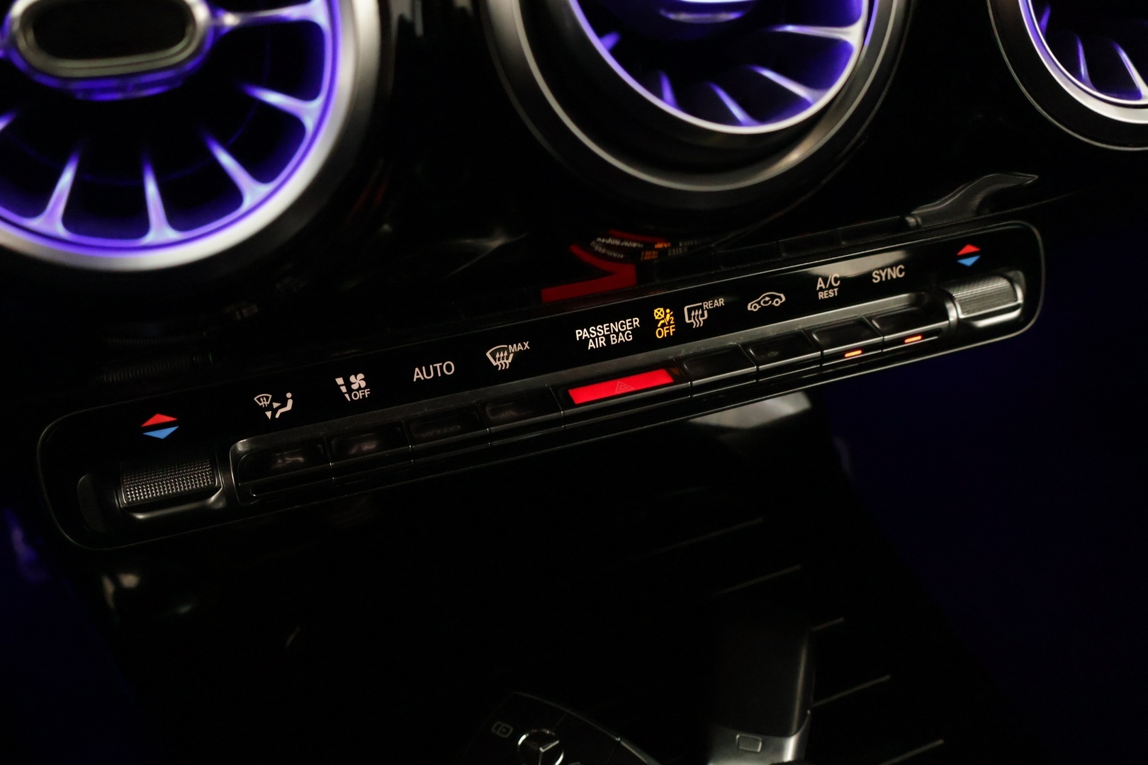 MERCEDES-BENZ A 2019