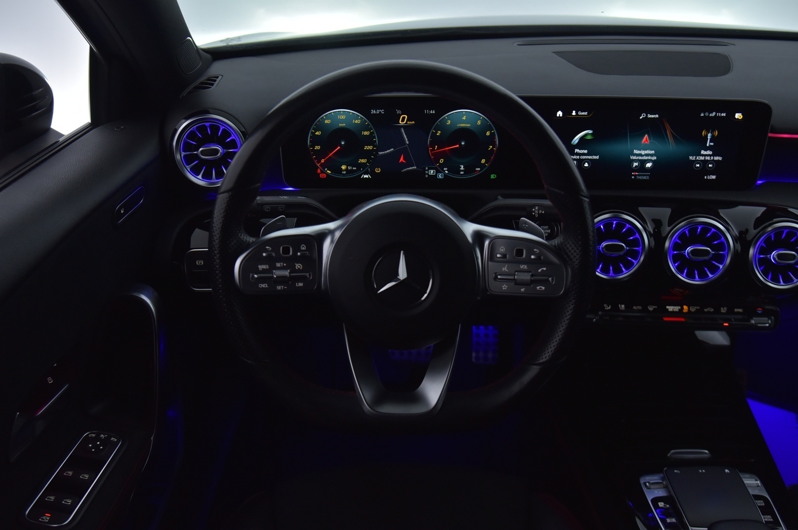 MERCEDES-BENZ A 2019