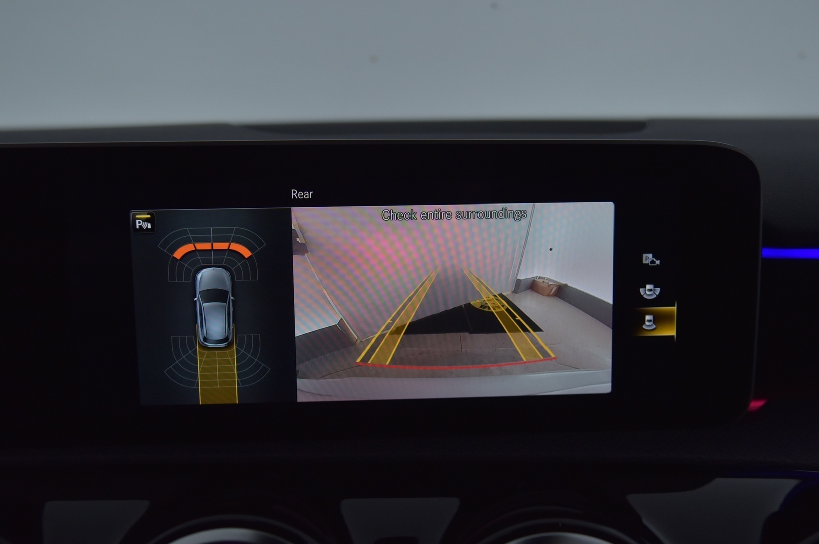 MERCEDES-BENZ A 2019