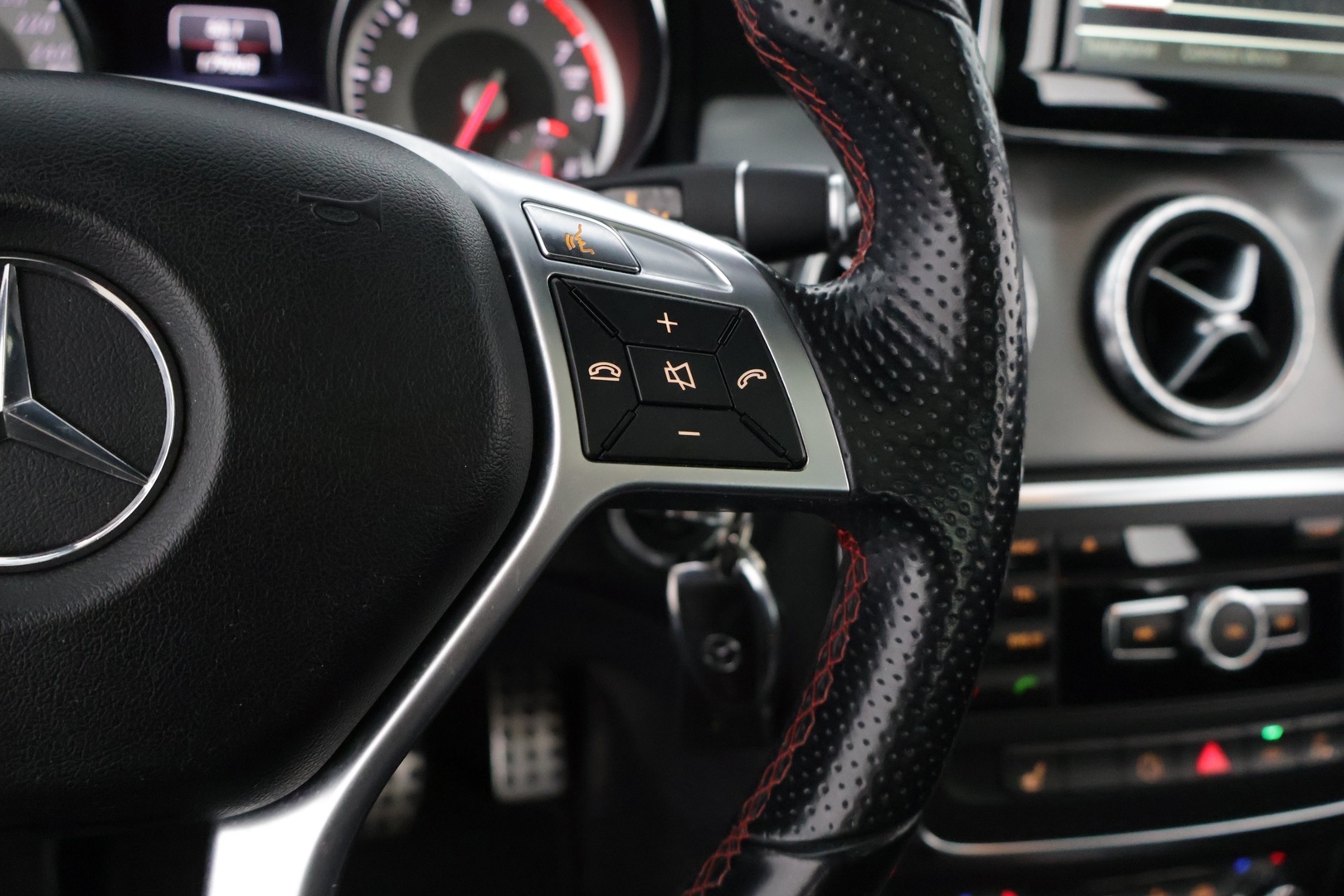 MERCEDES-BENZ CLA 2013