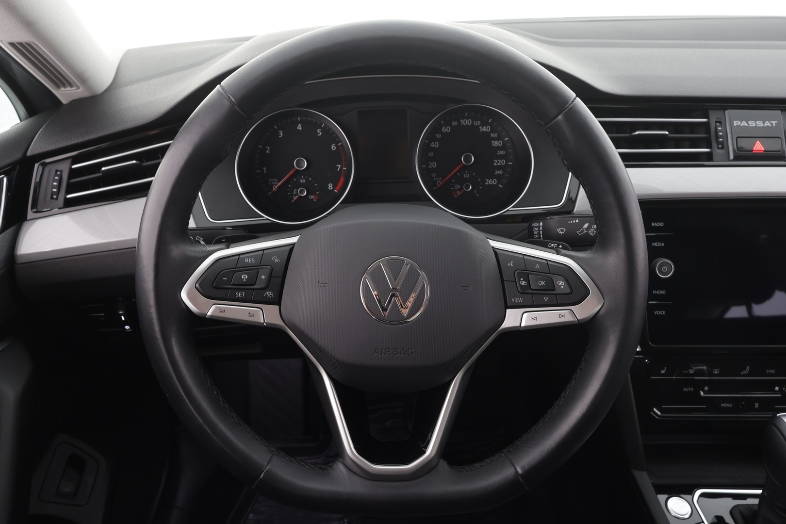 VOLKSWAGEN Passat 2021