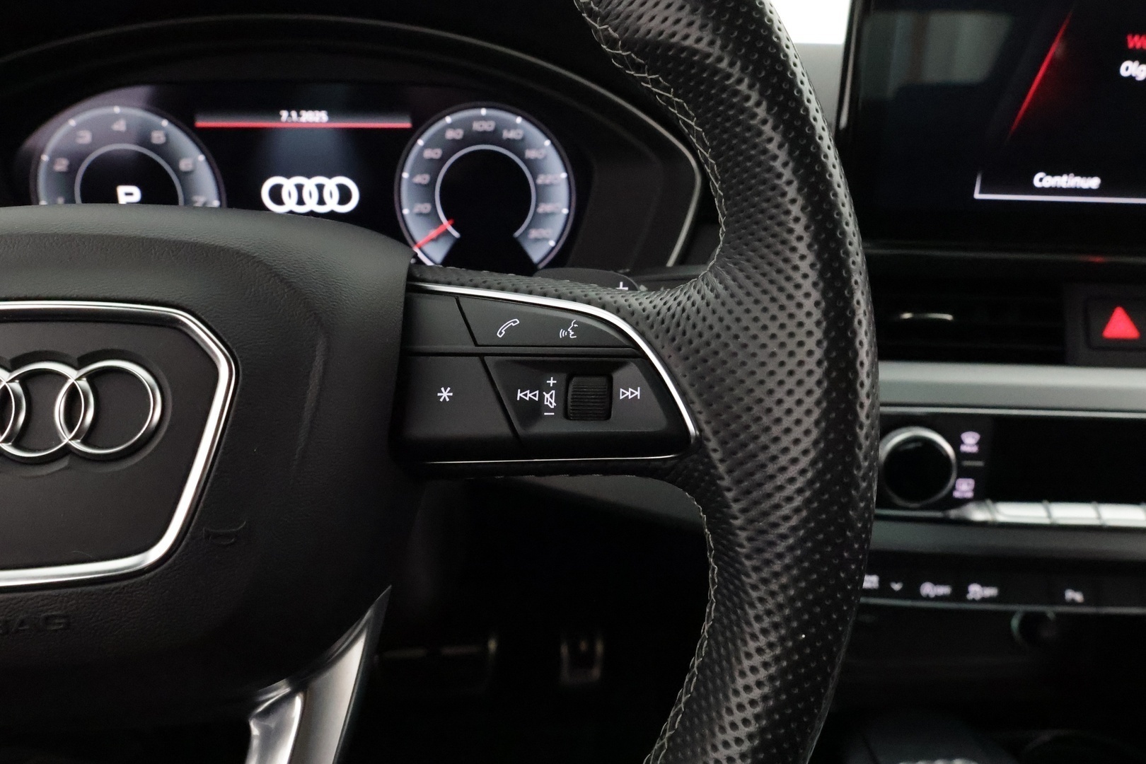AUDI A4 2021
