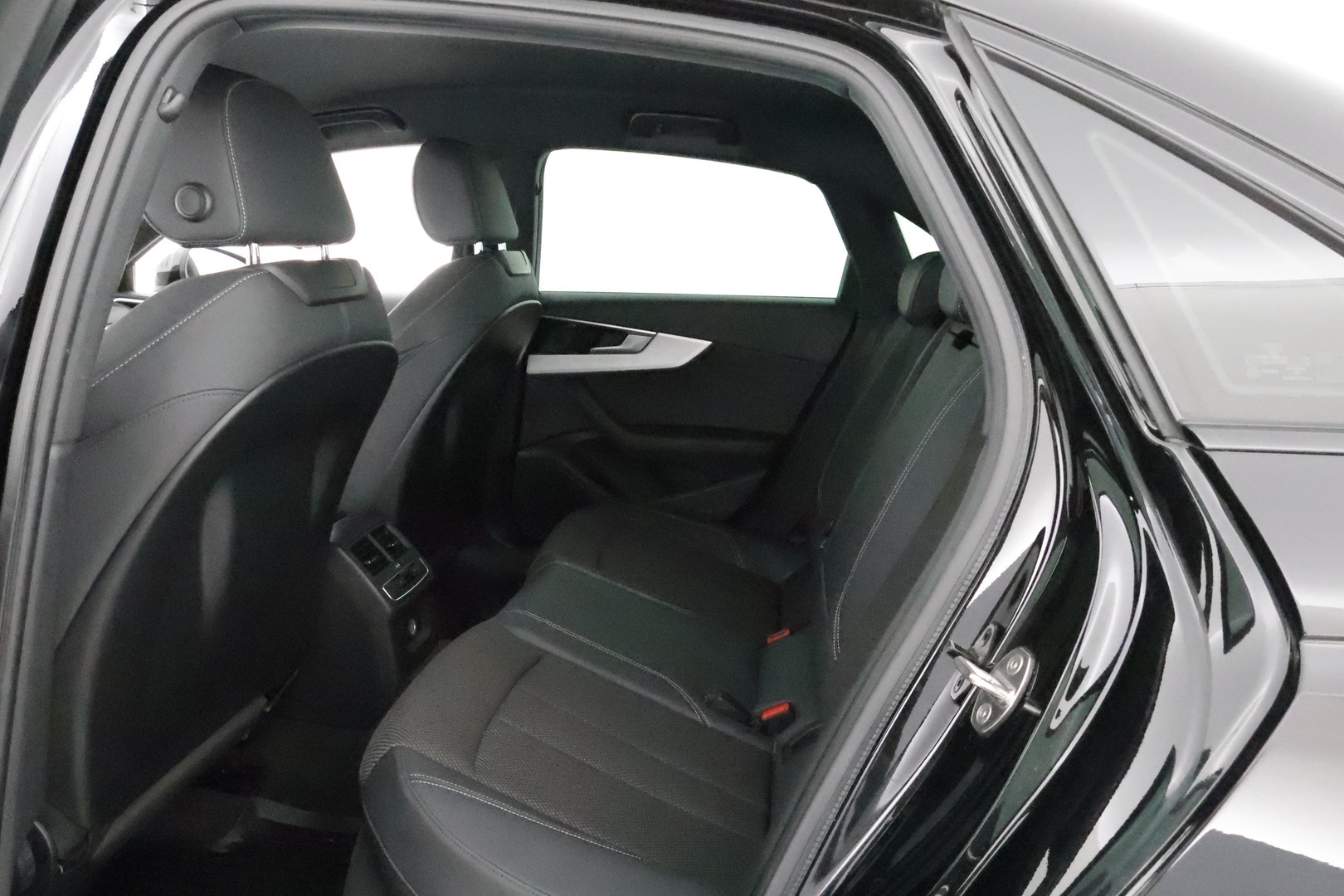 AUDI A4 2021