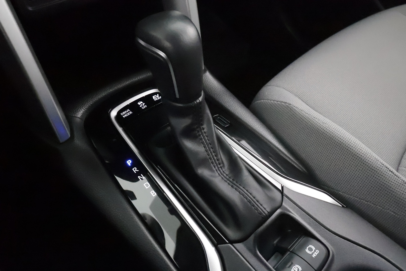 TOYOTA COROLLA CROSS 2024