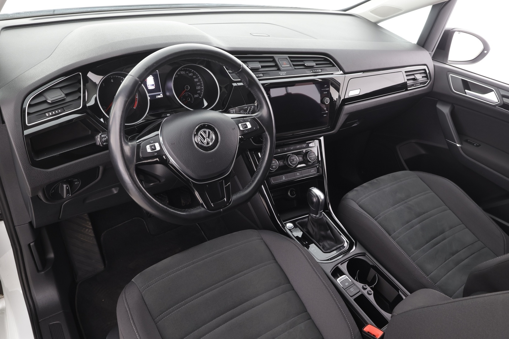 VOLKSWAGEN TOURAN 2018