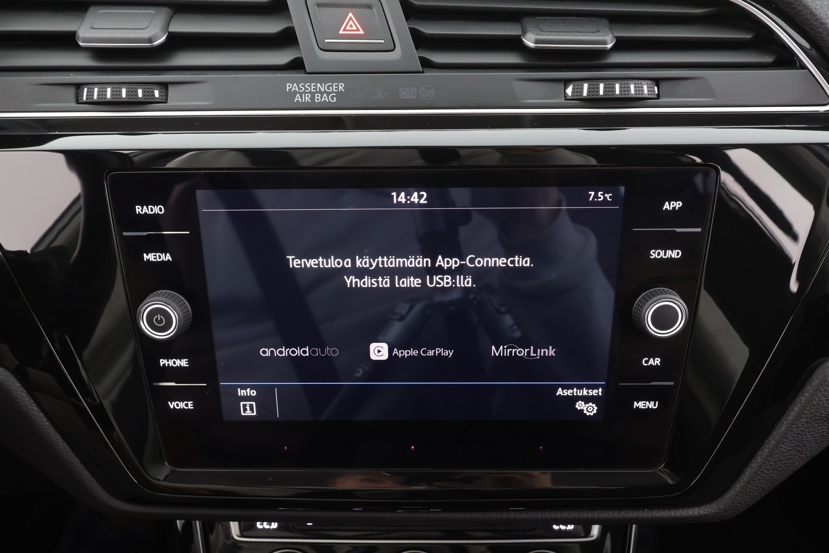 VOLKSWAGEN TOURAN 2018