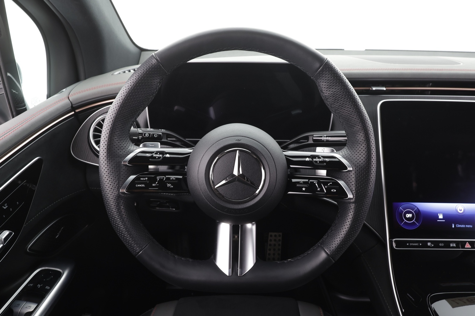 MERCEDES-BENZ EQE SUV 2025