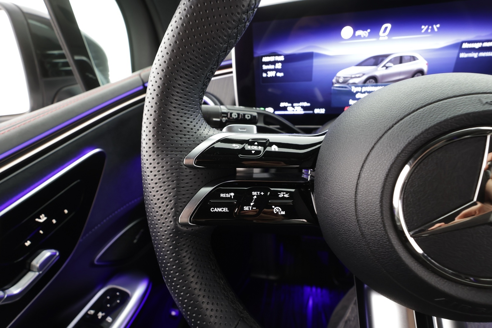 MERCEDES-BENZ EQE SUV 2025