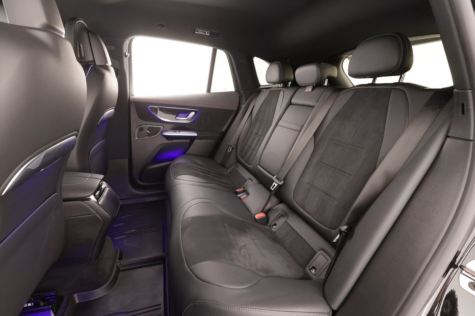 MERCEDES-BENZ EQE SUV 2025