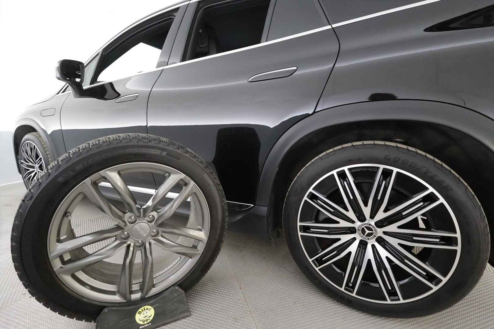 MERCEDES-BENZ EQE SUV 2025