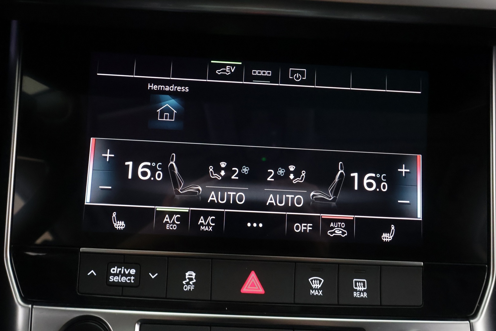 AUDI A6 2024