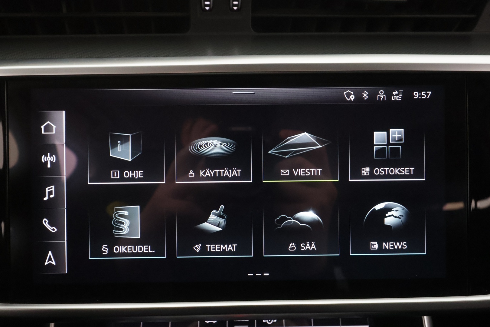 AUDI A6 2024