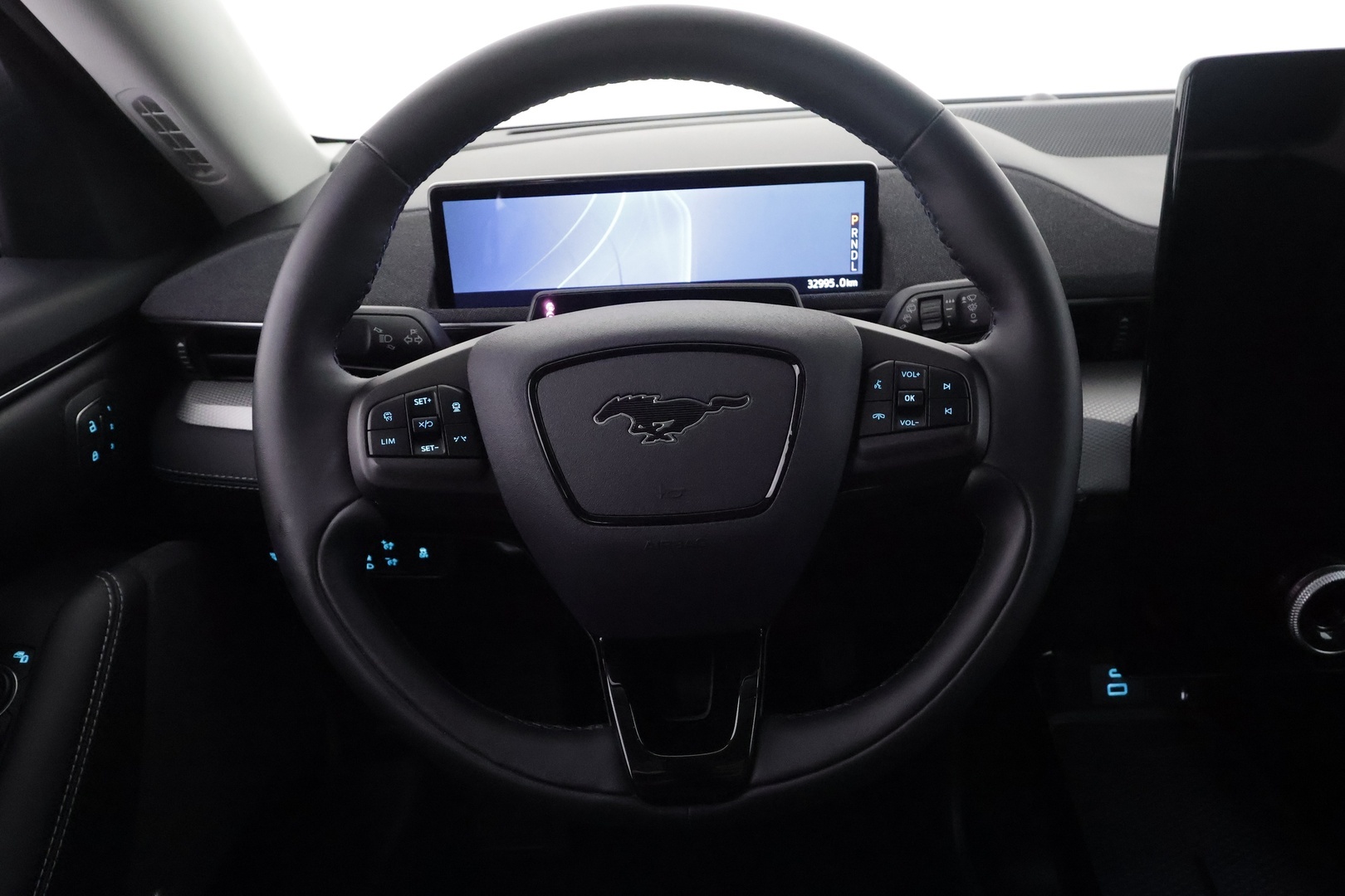 FORD MUSTANG MACH-E 2023