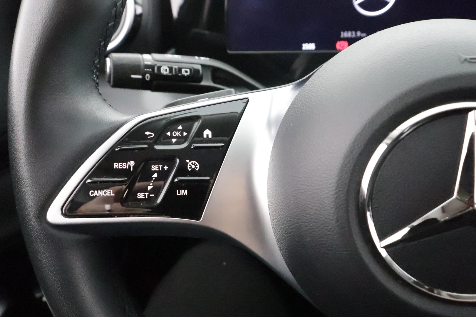 MERCEDES-BENZ C 2023