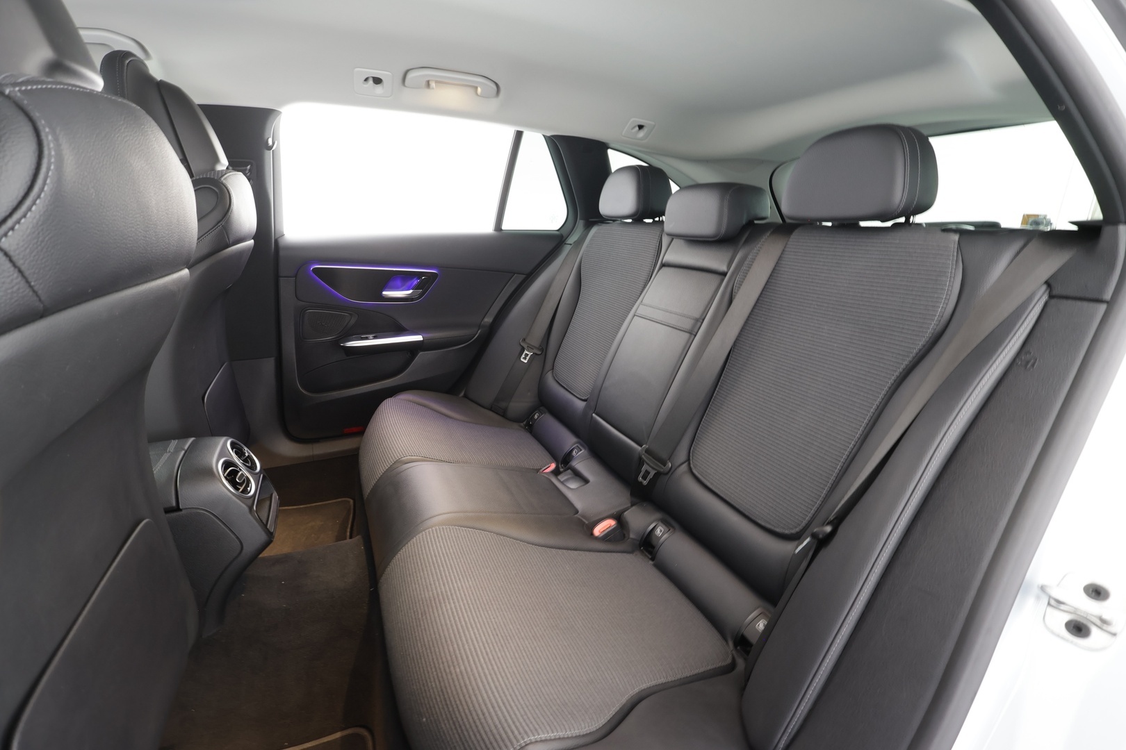 MERCEDES-BENZ C 2023