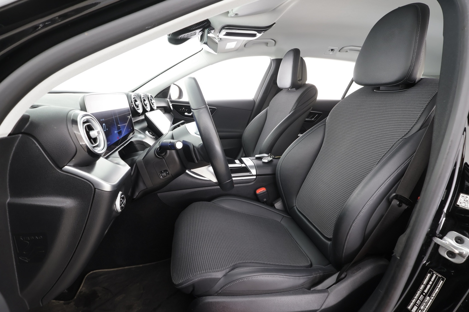 MERCEDES-BENZ C 2023