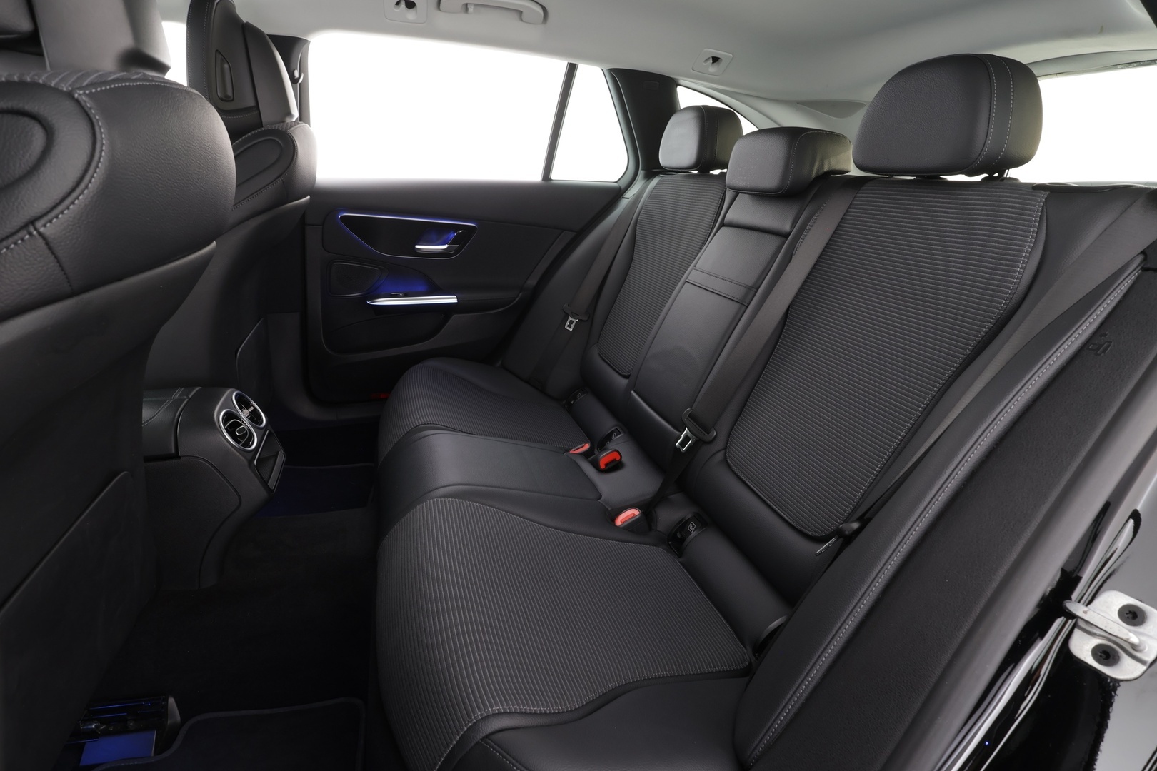 MERCEDES-BENZ C 2023