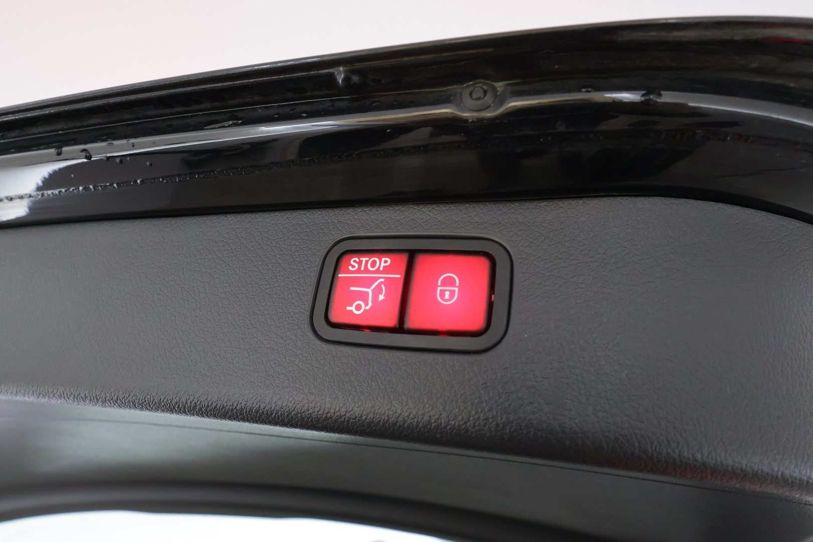 MERCEDES-BENZ C 2023