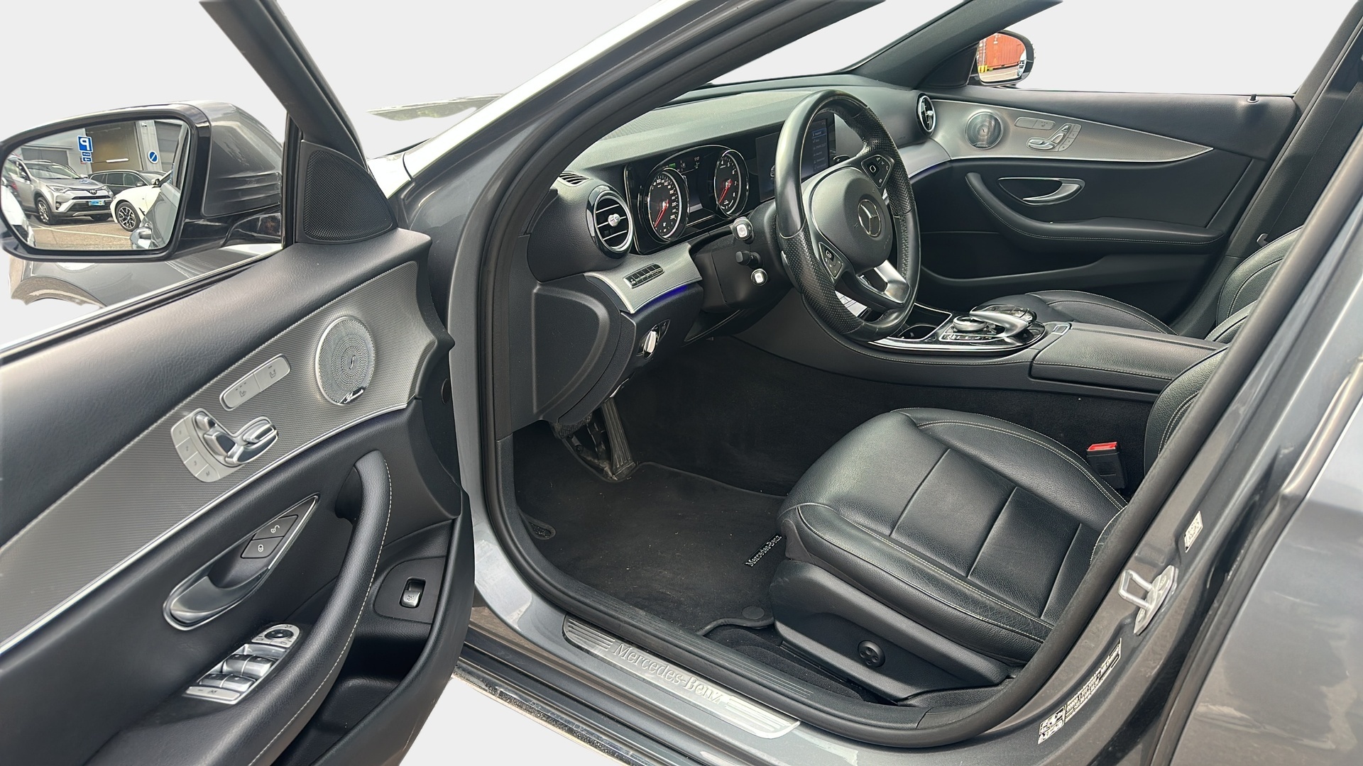 MERCEDES-BENZ E 2017