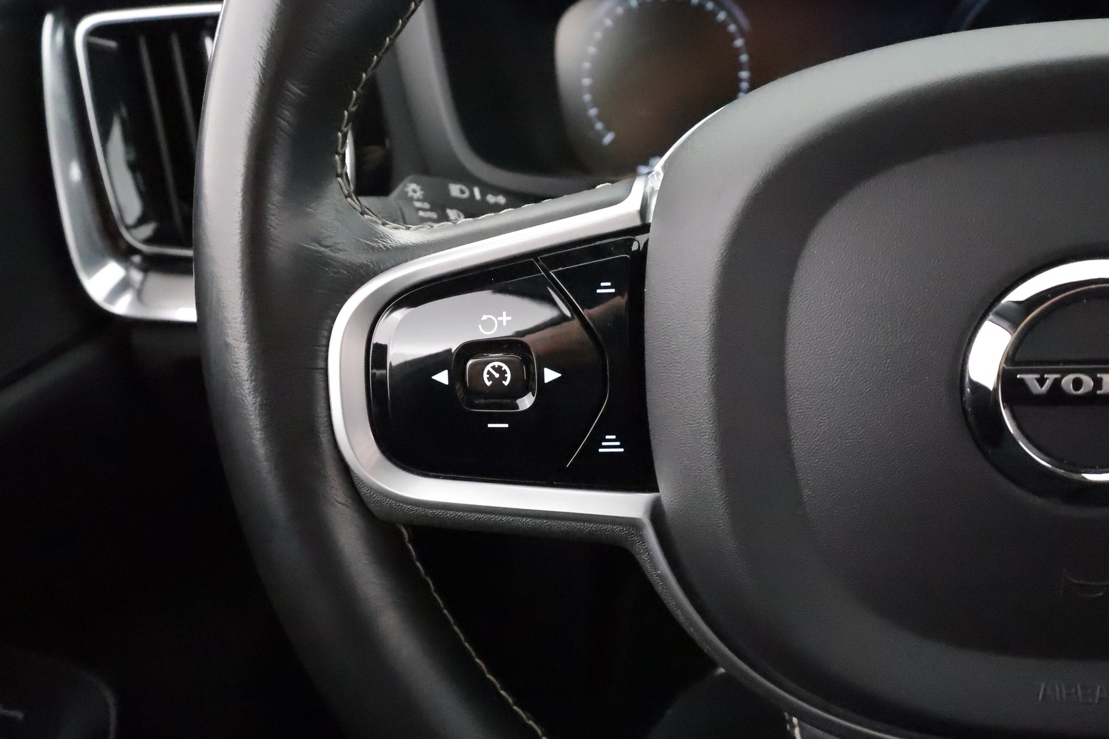 VOLVO S60 2021