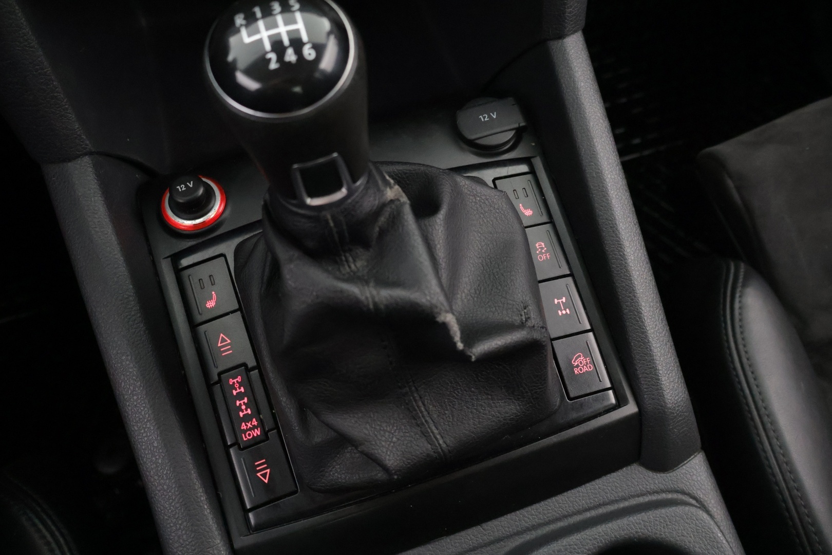 VOLKSWAGEN Amarok 2016