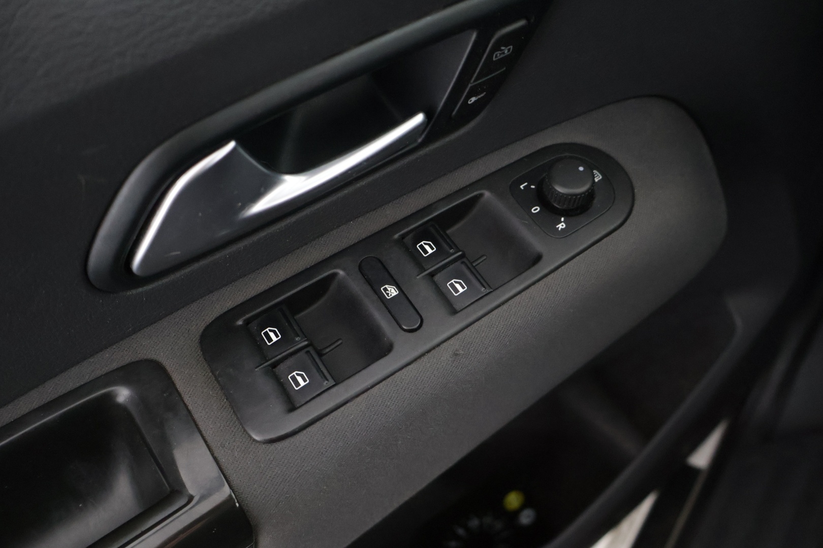 VOLKSWAGEN Amarok 2016