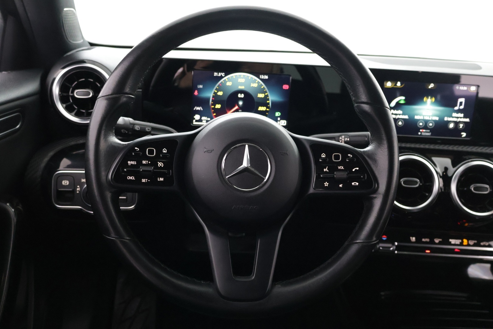MERCEDES-BENZ A 2019