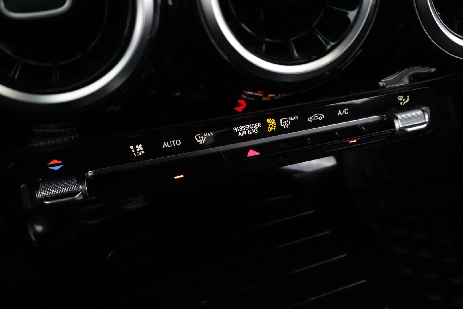 MERCEDES-BENZ A 2019