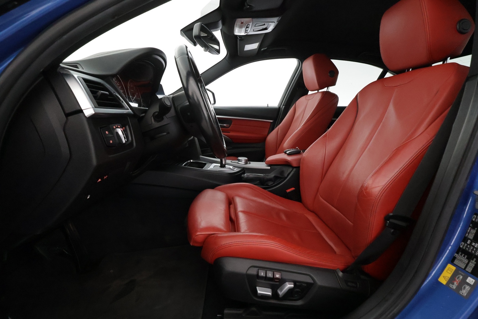 BMW 330 2018