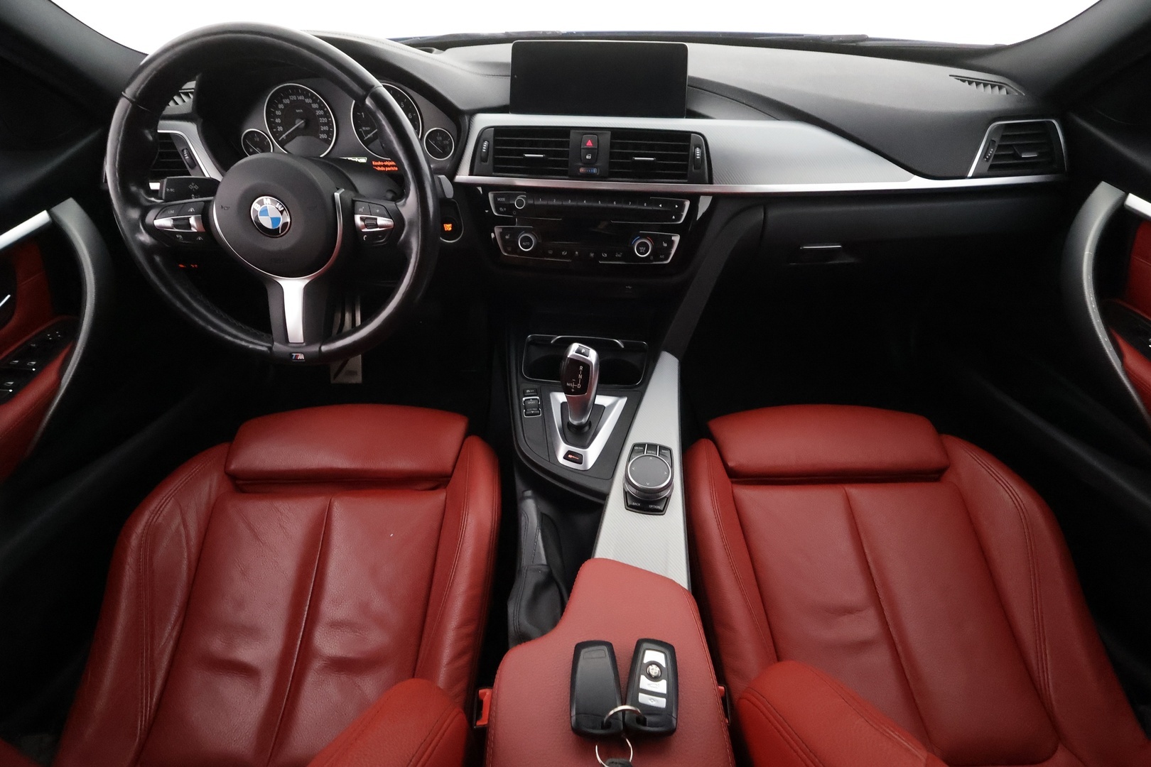 BMW 330 2018
