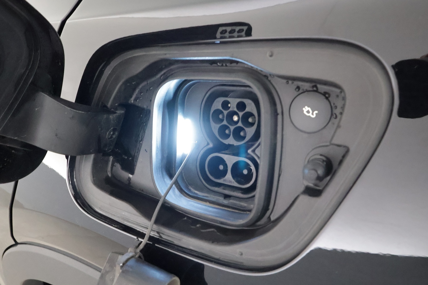 VOLVO XC40 2024