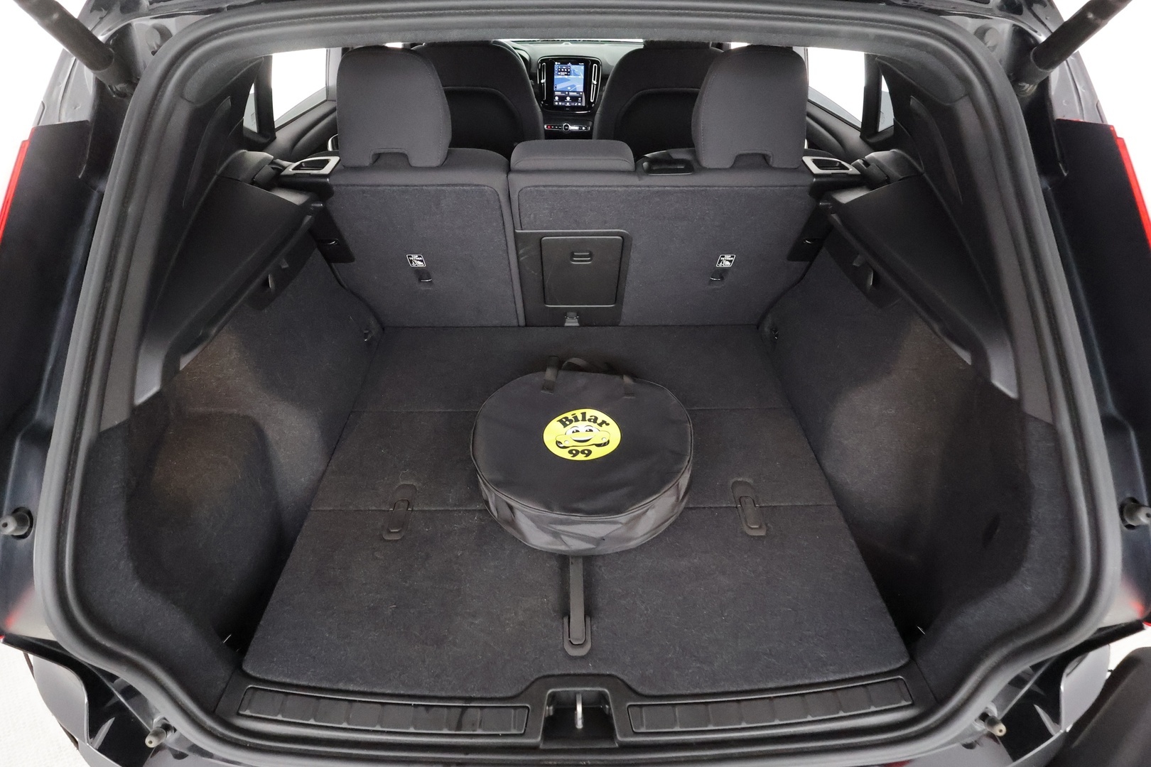 VOLVO XC40 2024