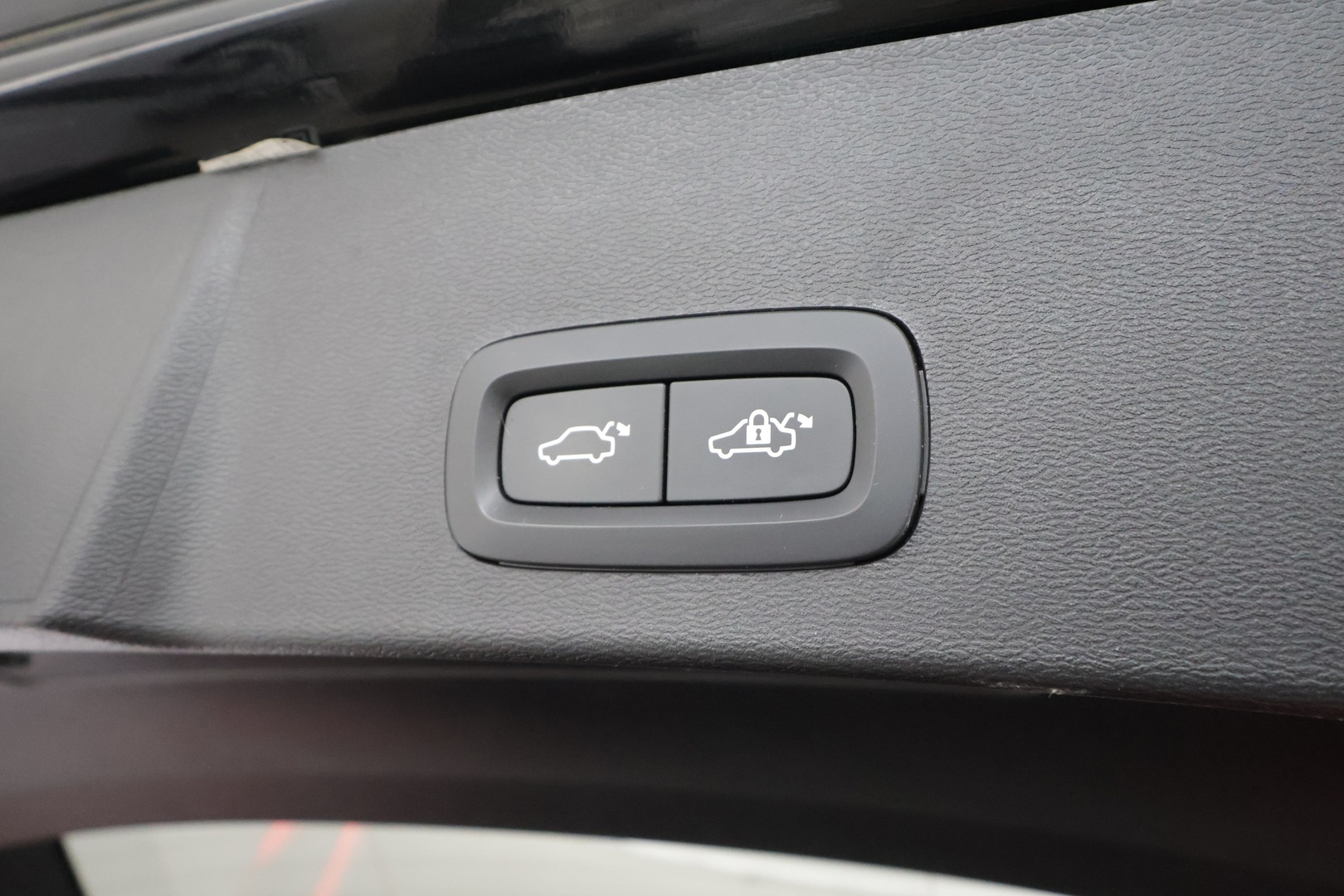 VOLVO XC40 2024