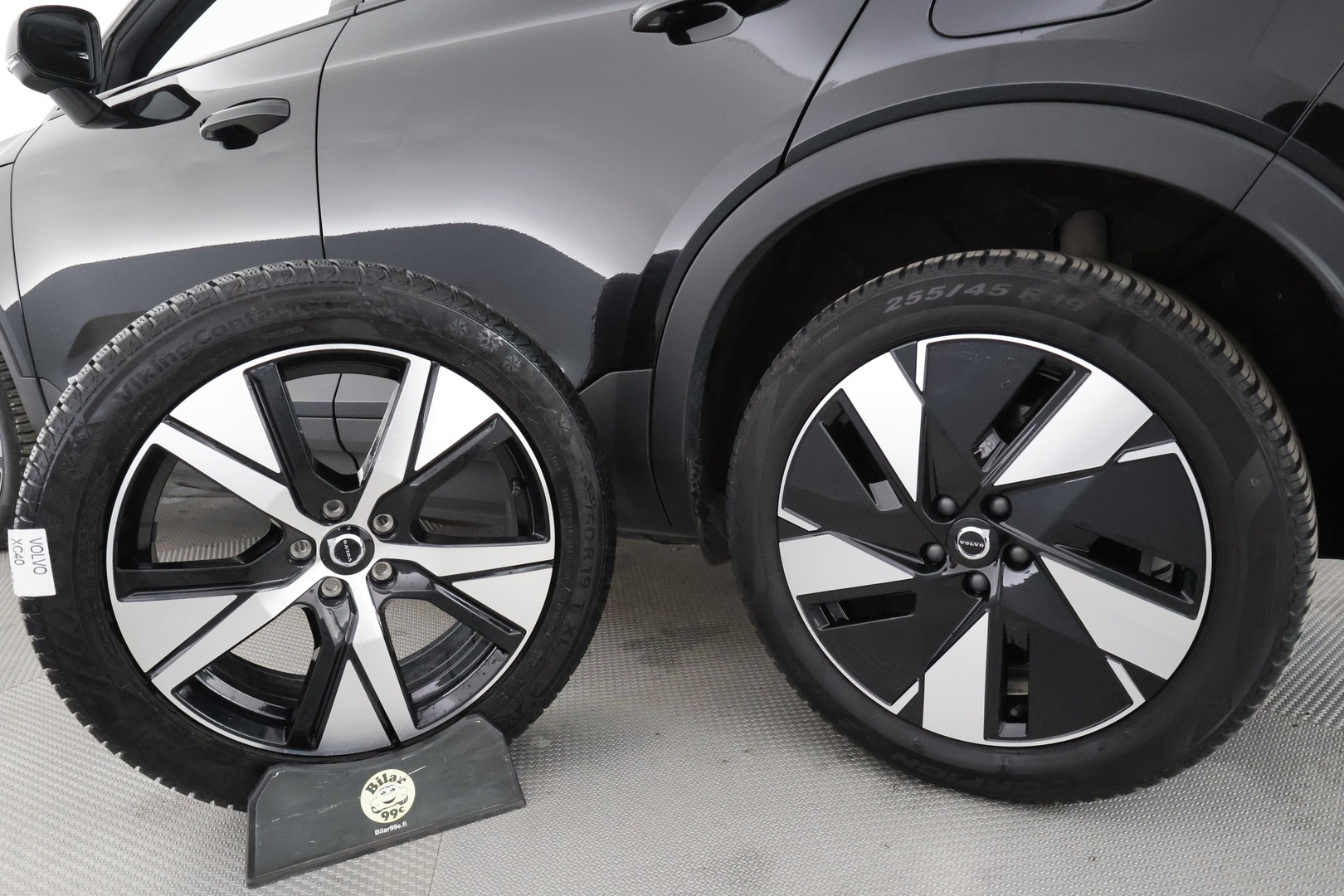 VOLVO XC40 2024