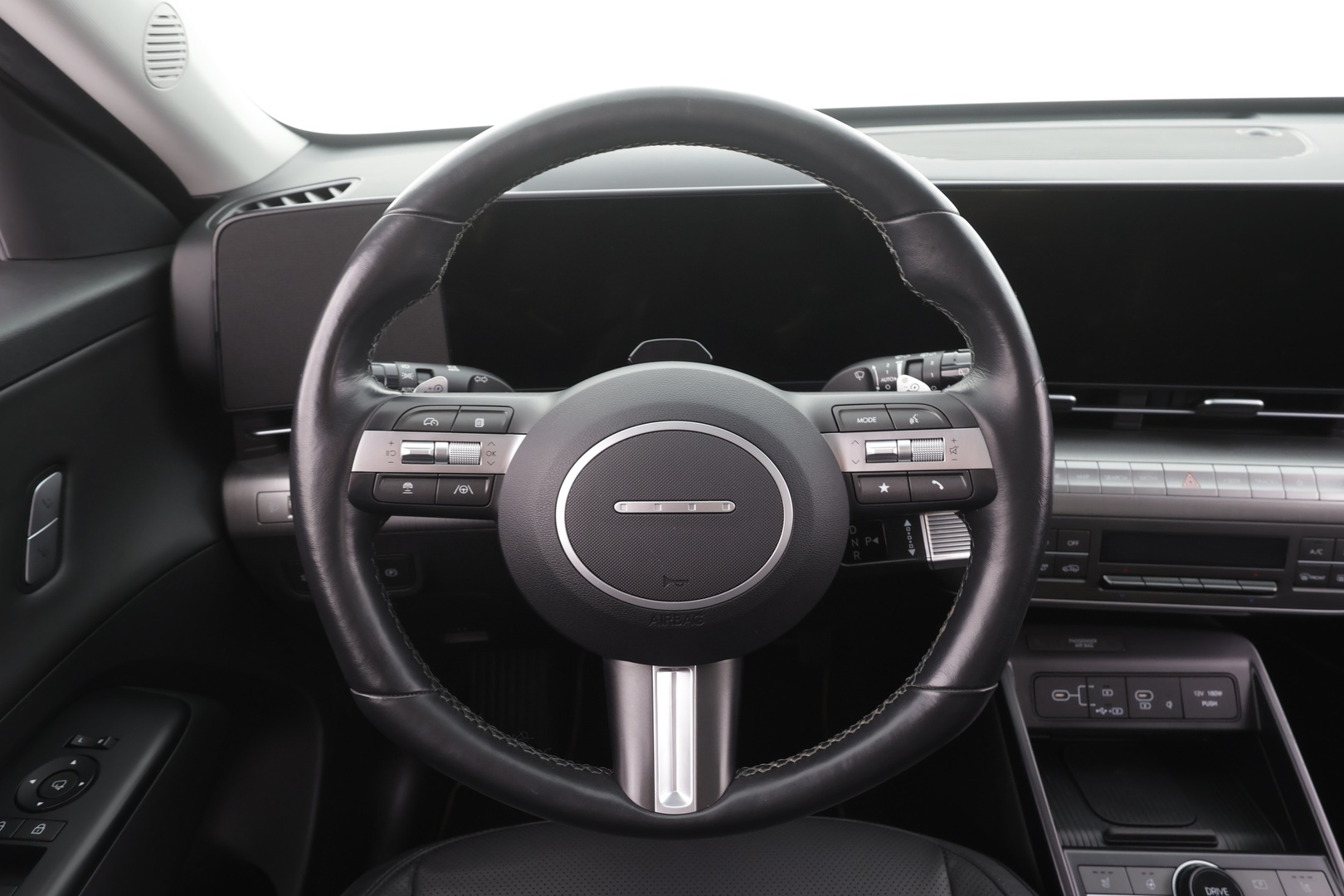 HYUNDAI KONA 2024