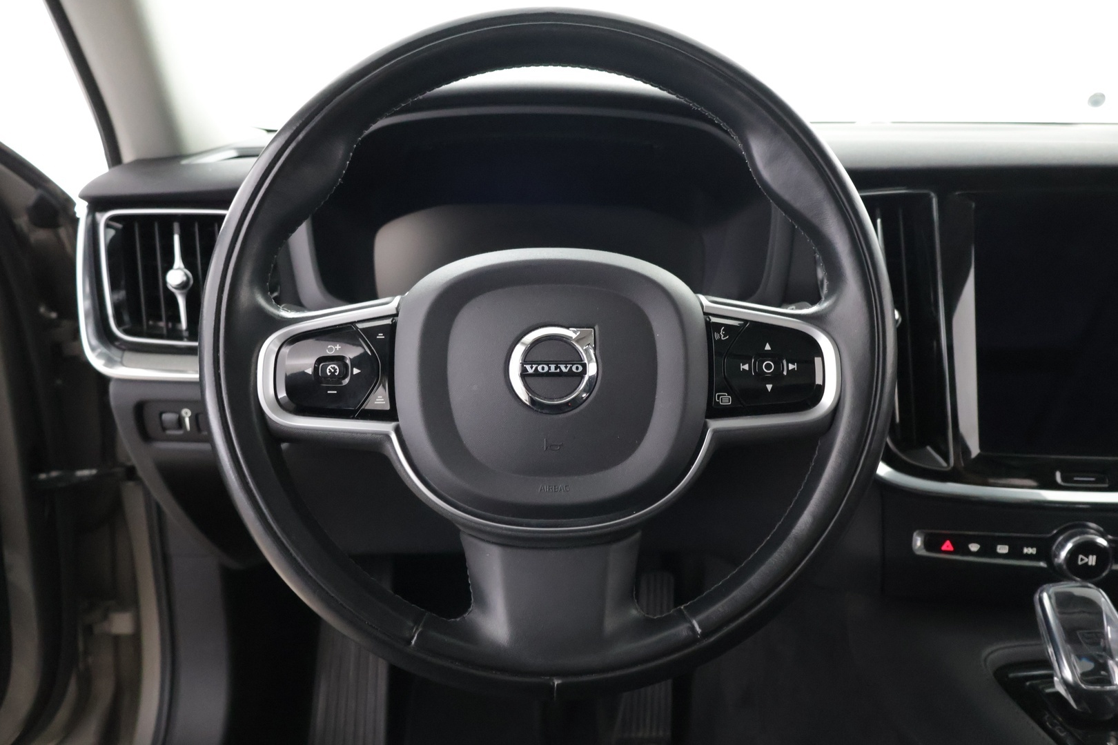 VOLVO V60 2021