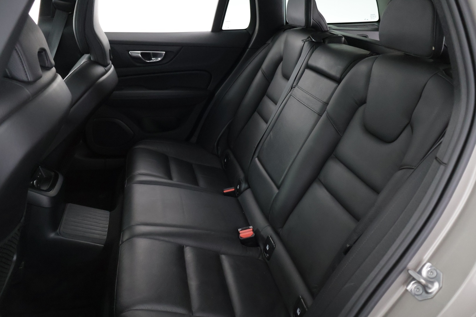 VOLVO V60 2021