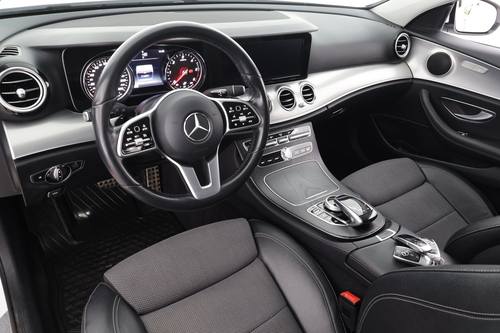 MERCEDES-BENZ E 2019