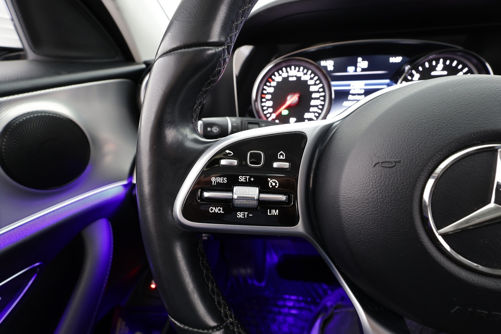 MERCEDES-BENZ E 2019