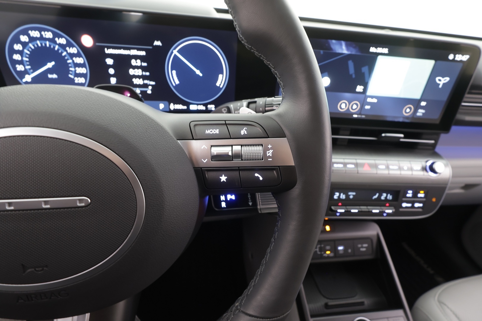 HYUNDAI KONA ELECTRIC 2025