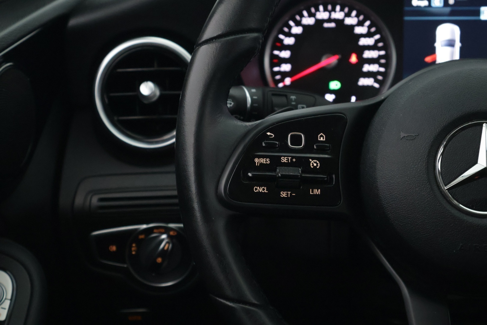 MERCEDES-BENZ C 2019