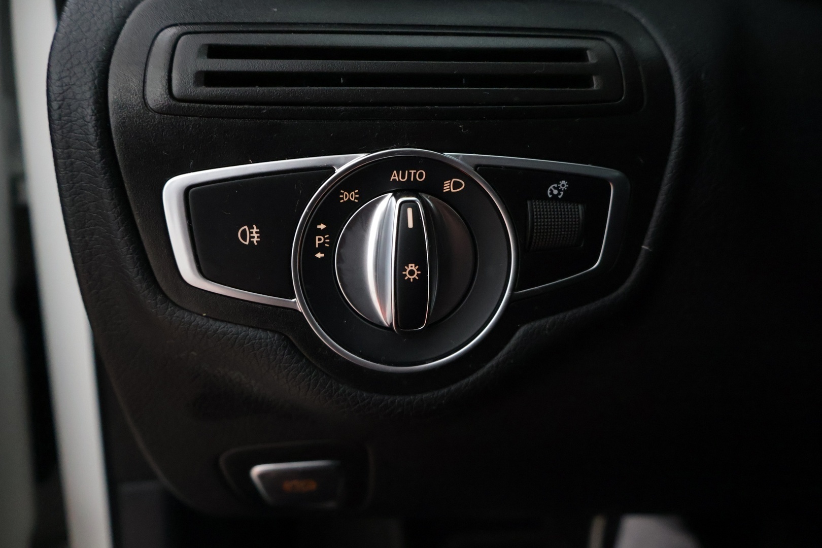 MERCEDES-BENZ C 2019