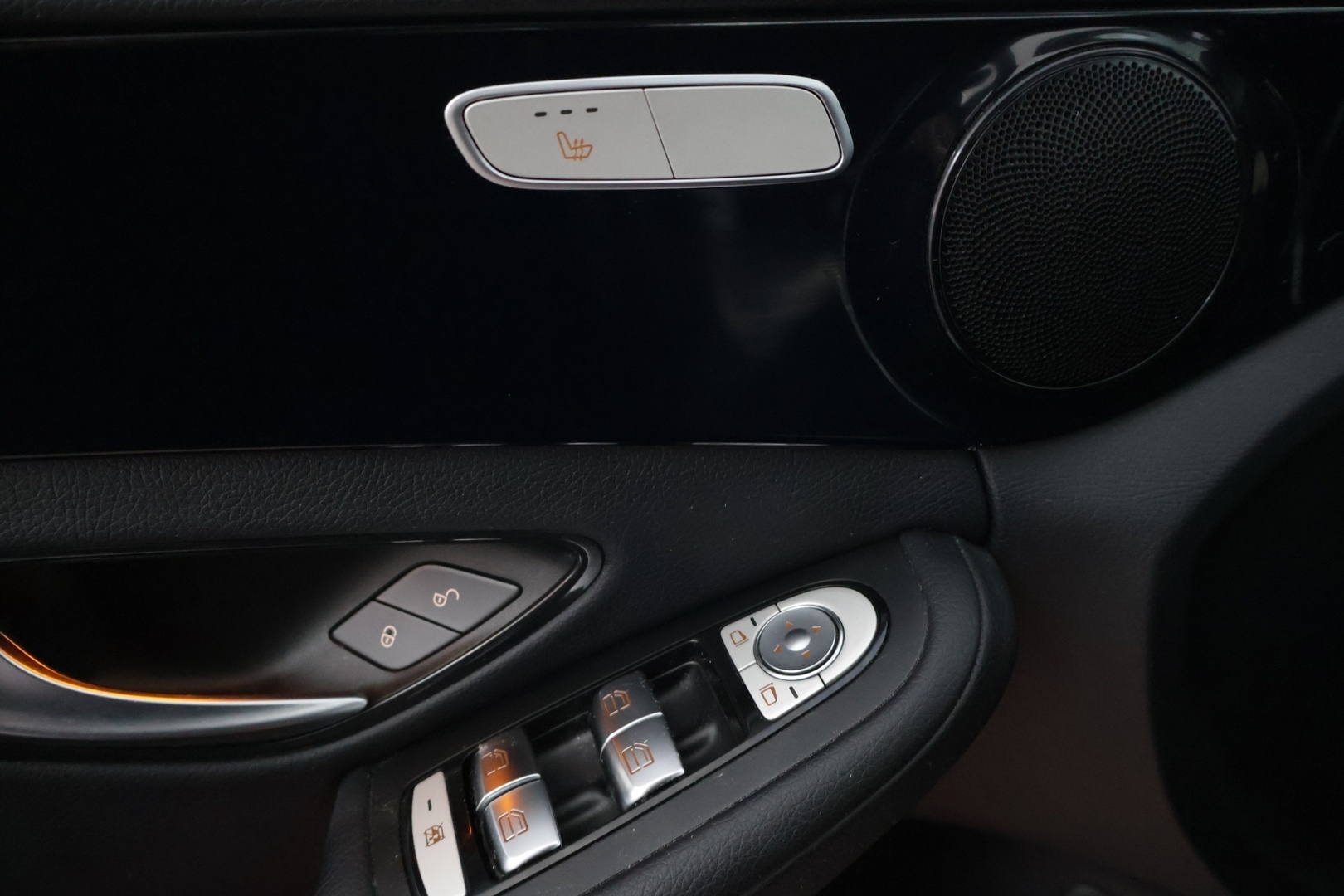 MERCEDES-BENZ C 2019