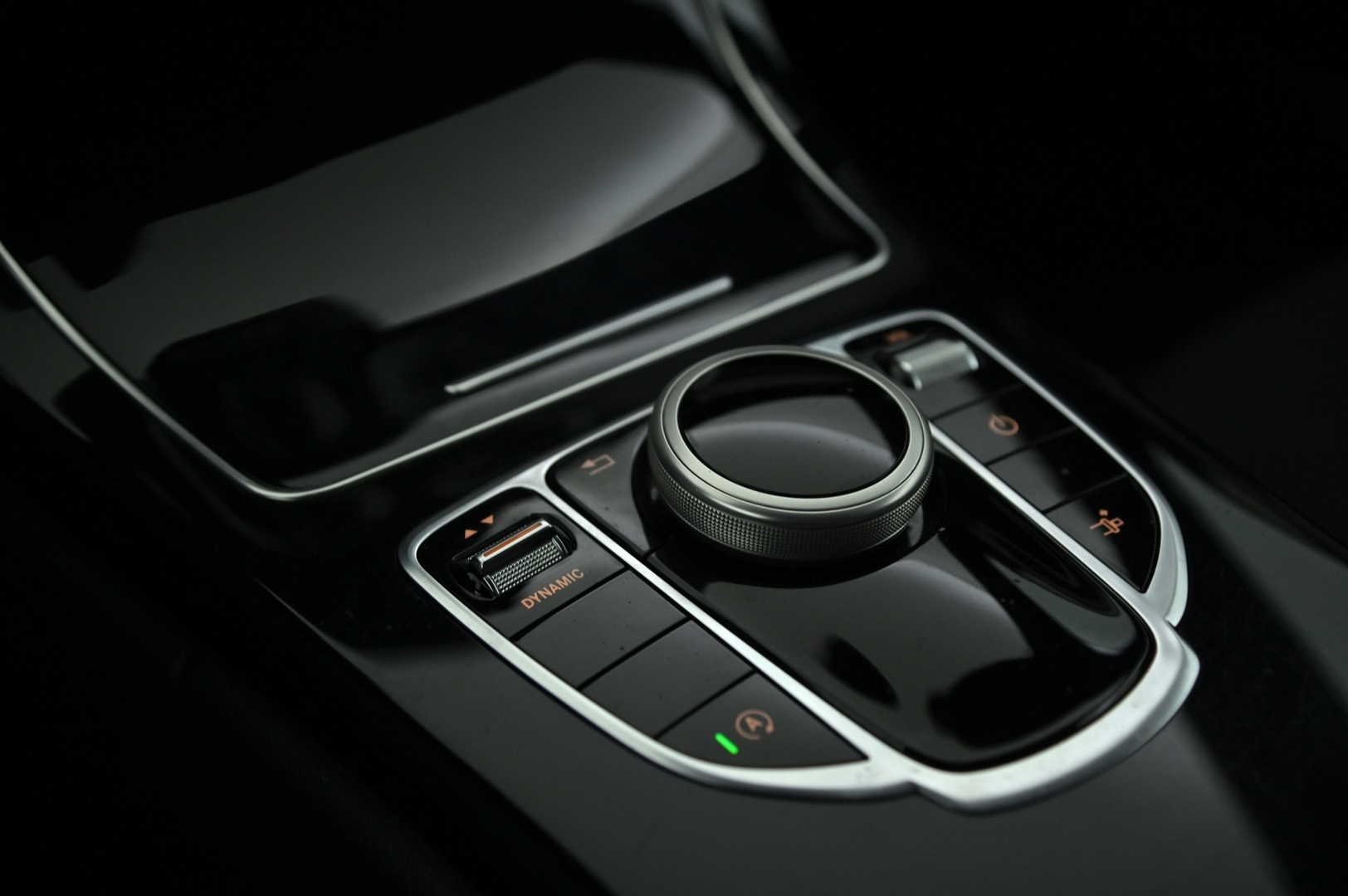 MERCEDES-BENZ C 2021