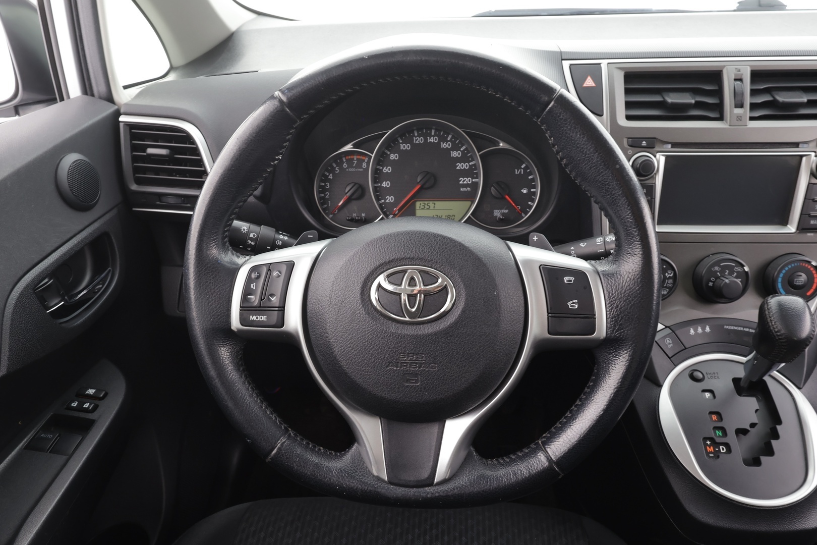 TOYOTA Verso-S 2012