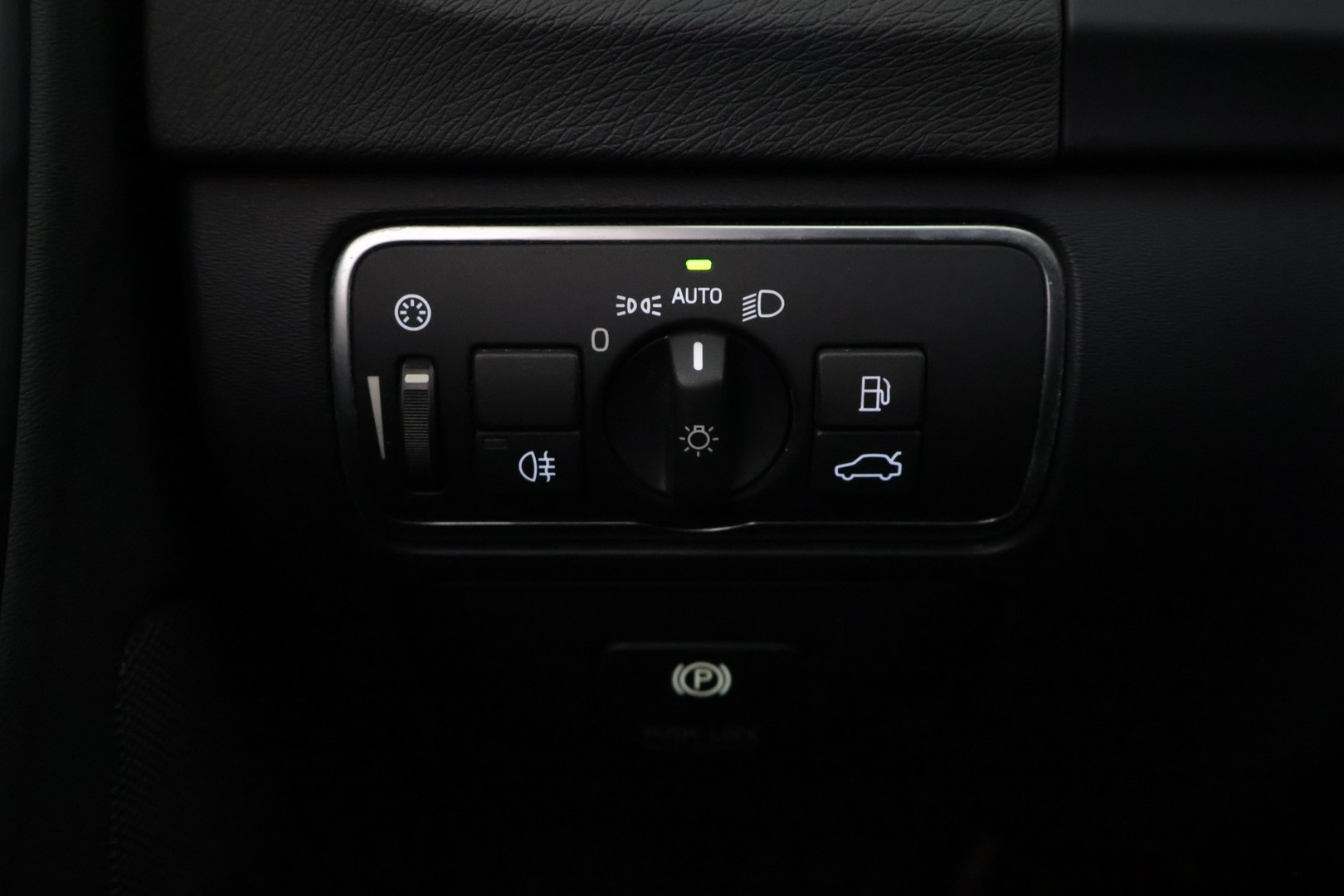 VOLVO V60 2014