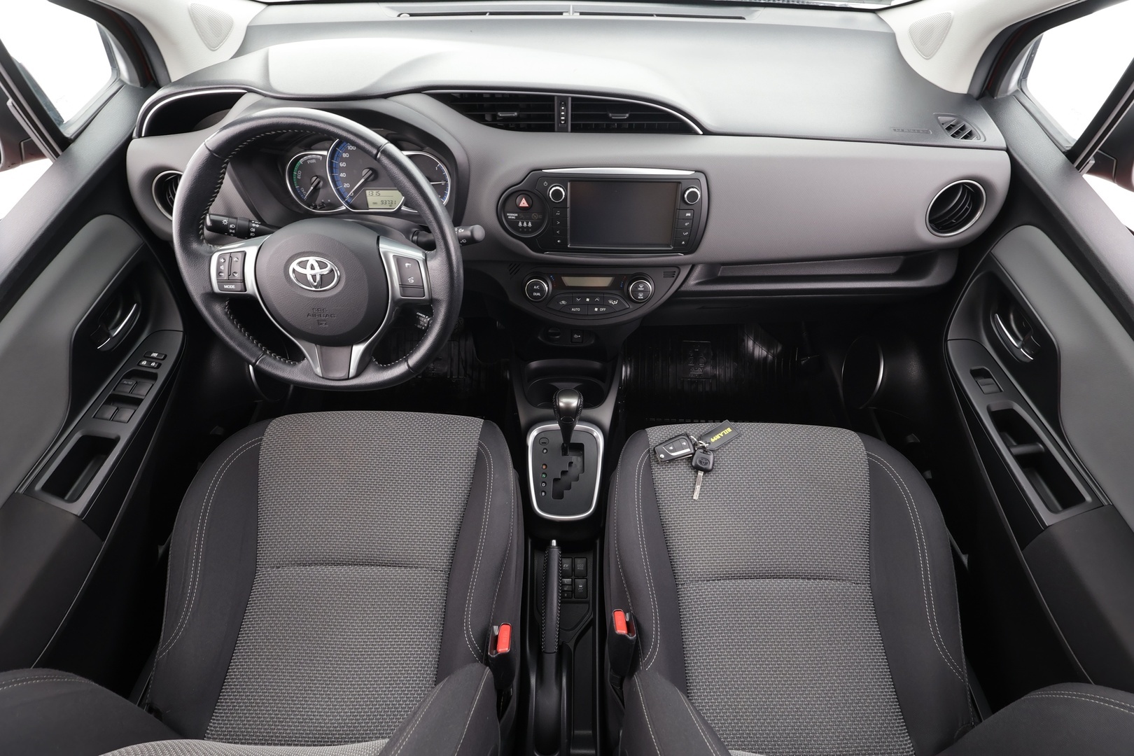 TOYOTA Yaris 2017